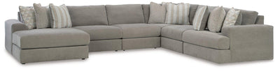 Avaliyah Sectional with Chaise