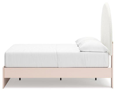 Wistenpine Upholstered Bed