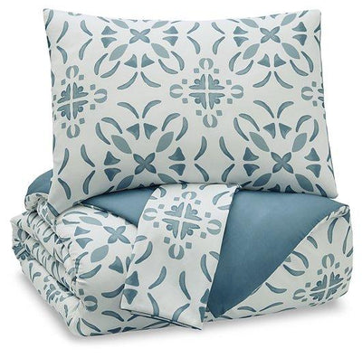 Adason Blue/White King Comforter Set image